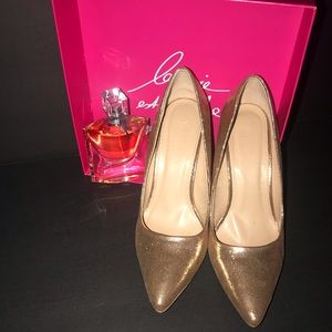 champagne colored pointed toe heel!